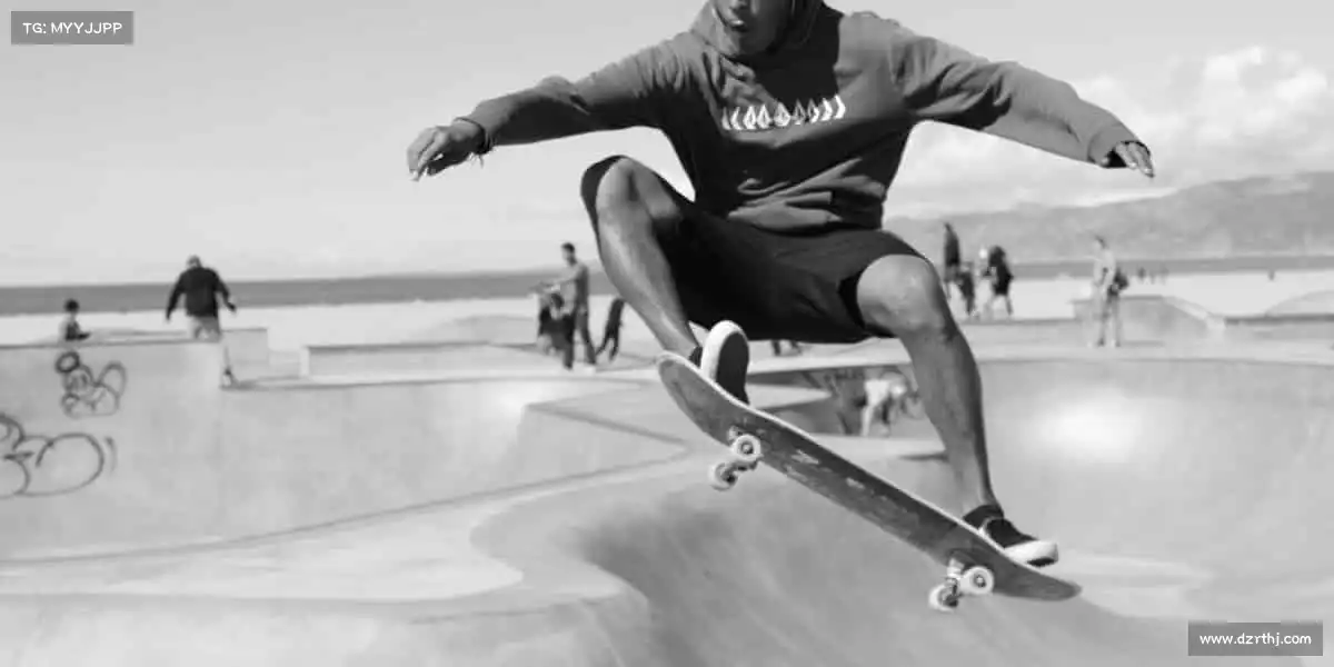 米兰官网🎾挥动球拍,追逐热爱 —— 每一次击球,都是对生活的全力以赴!